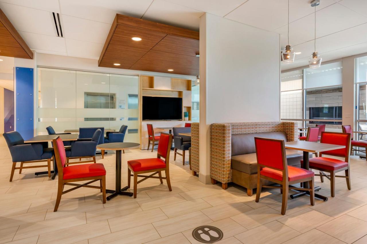 Holiday Inn Express & Suites - Phoenix Dwtn - State Capitol By Ihg Dış mekan fotoğraf