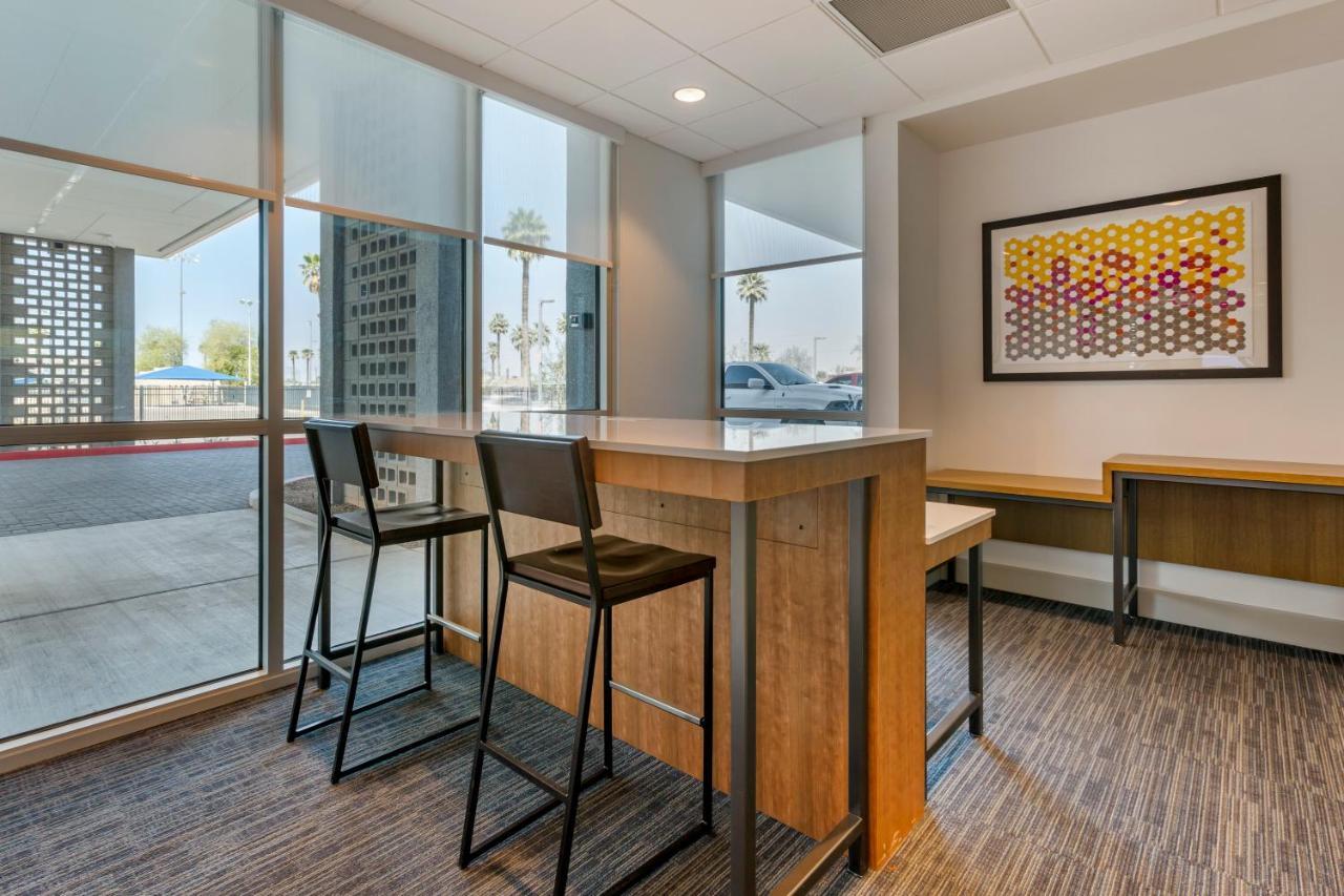 Holiday Inn Express & Suites - Phoenix Dwtn - State Capitol By Ihg Dış mekan fotoğraf